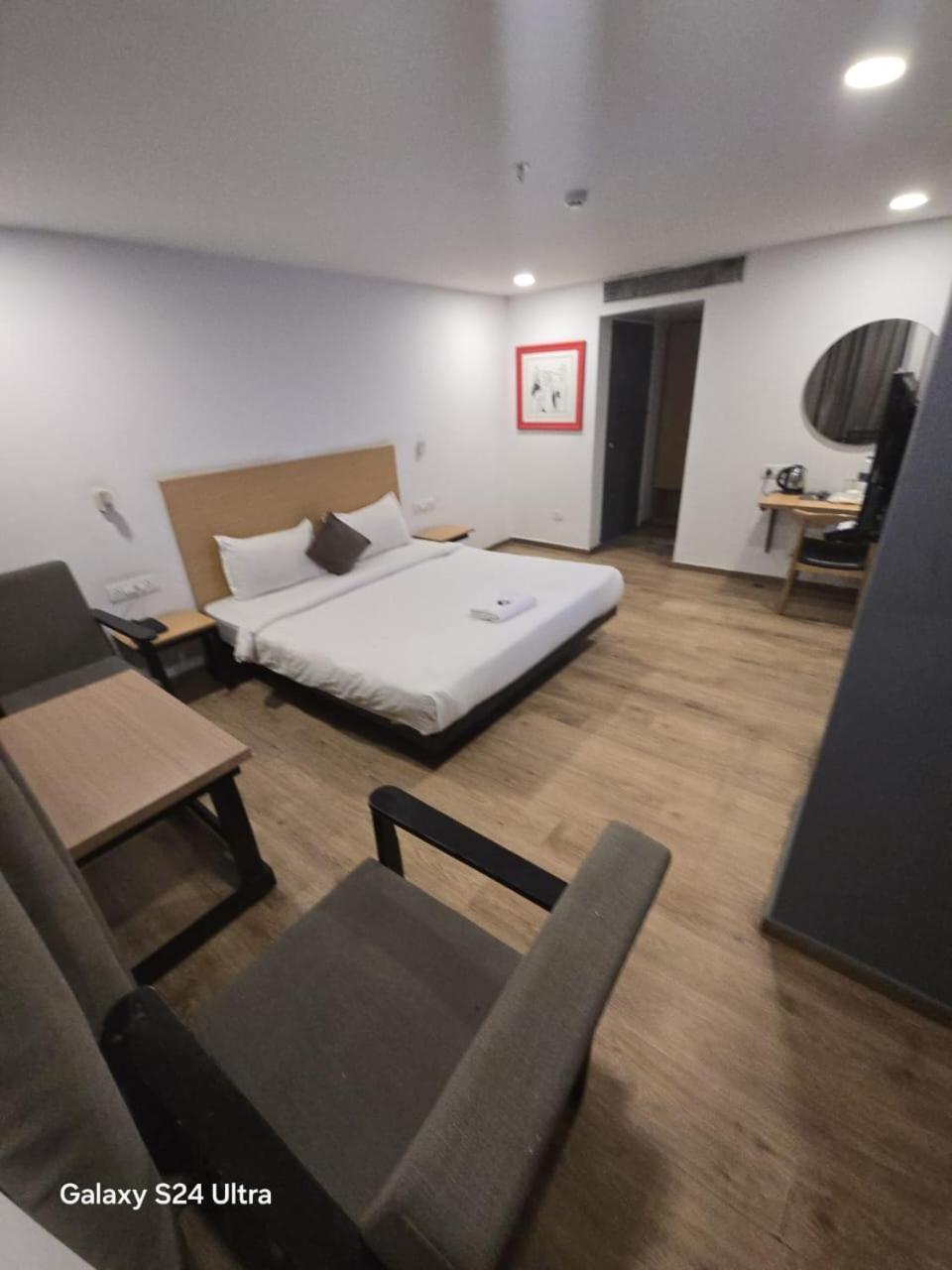 Hotel Eureka Grand Guwahati Luaran gambar