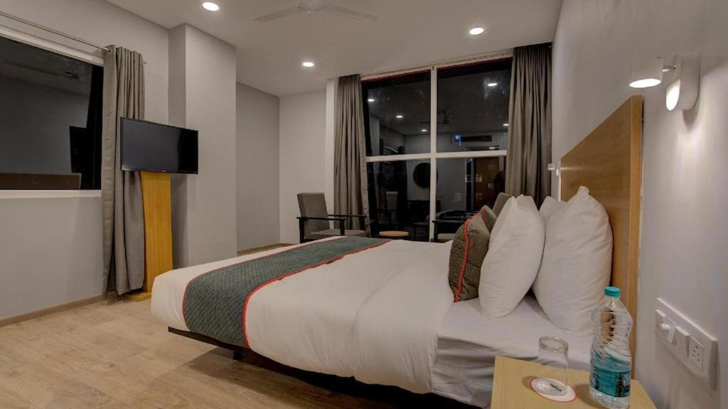 Hotel Eureka Grand Guwahati Luaran gambar